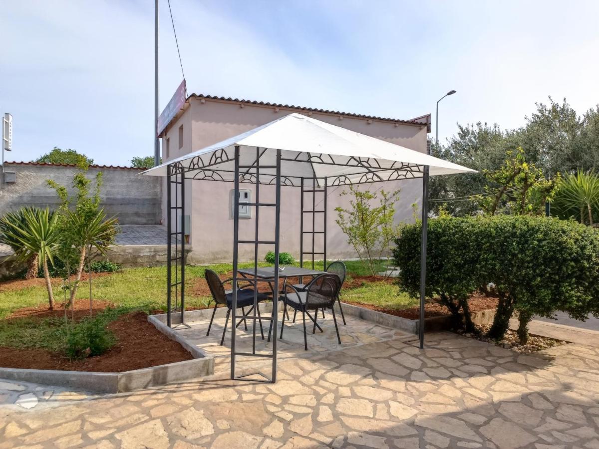 Pool House Luka Daire Zadar Dış mekan fotoğraf